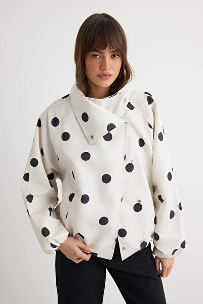 Trendyol Collection Ecru Fitted Coat Twoaw27Mo00150