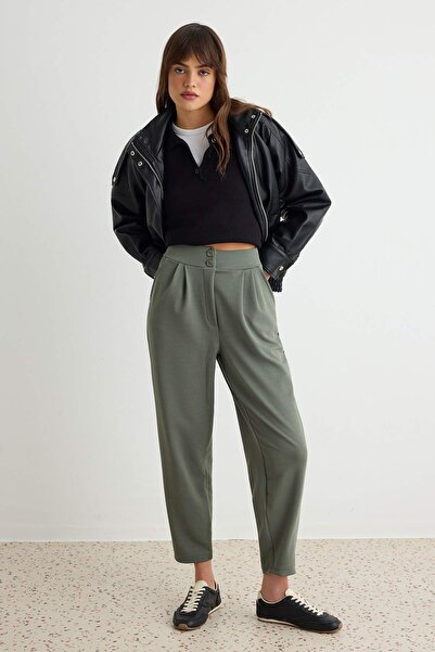 Trendyol Collection Light Khaki Carrot Fit Knitted Trousers Twoaw26Pl00017