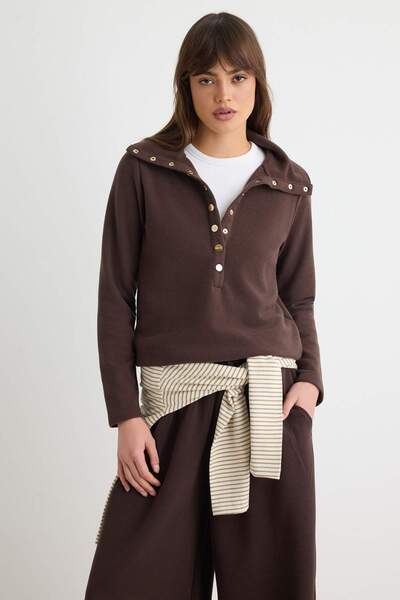 Trendyol Collection Brown Button Embroidered Thessaloniki Regular Polo Collar...