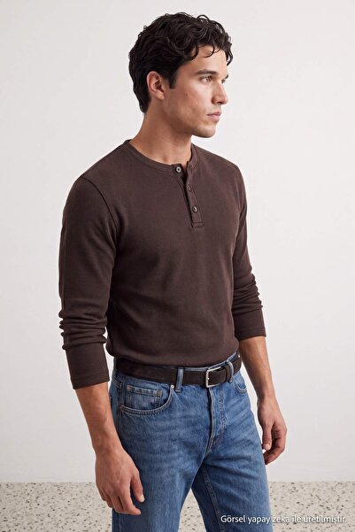 Trendyol Kollektion Dunkelbraunes, normal geschnittenes, dickes Sweatshirt mi...