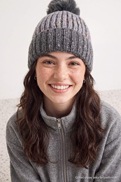 TRENDYOL SHOES Gray Pompom Women's Beret Takaw27Br00004