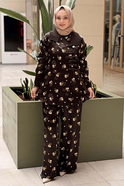 Ghisa Wide Knitwear Collar Ribbon Closure Floral Satin Shirt and Trousers Set
