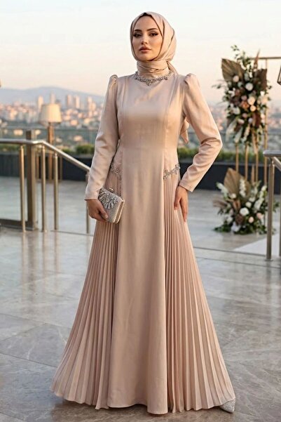 N.S NEVA STYLE فستان سهرة من الساتان البيج بتصميم تشيتكور 80145BEJ