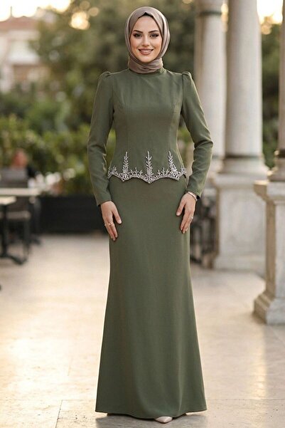 N.S NEVA STYLE فستان سهرة كاكي مزين بالخرز مع تفاصيل مطرزة 54191HK