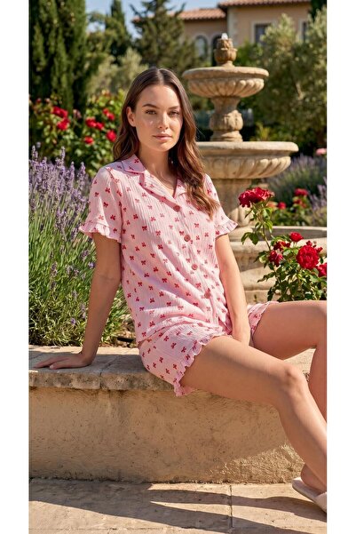 LANA HOMEWEAR KADIN PEMBE FİYONK BASKILI KOLLARI VE PAÇASI FIRFIRLI BÜRÜMCÜKK...