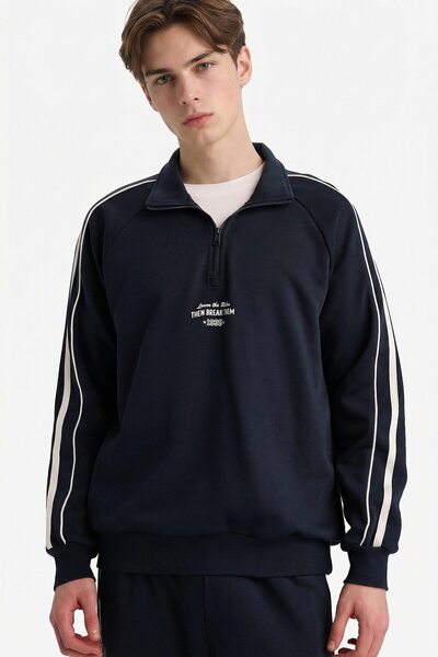 DeFacto Cotton Boxy Fit High Collar Slogan Printed Sweatshirt F8658Ax26Sp