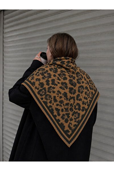 Luminos Butik Kadın Kahve Leopar Barok Desenli Üçgen Şal SAL1314