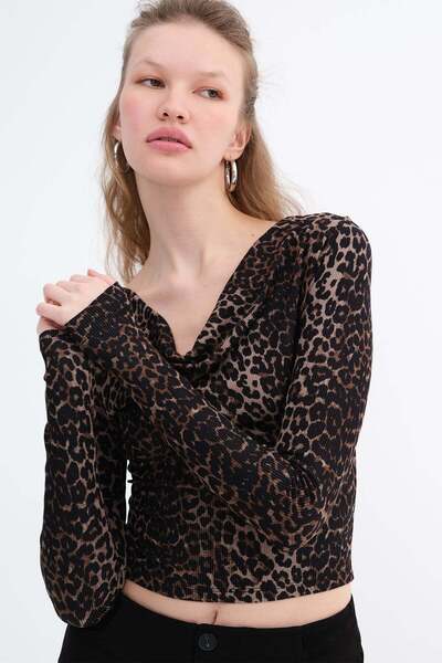 Addax Degaje Collar Leopard Blouse B12702