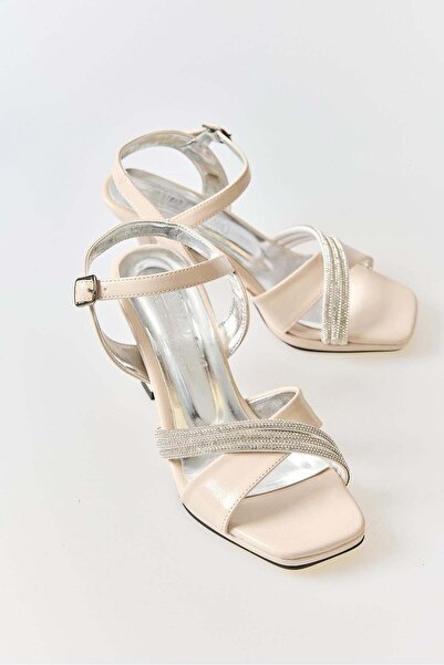 Juuuj Cream-Colored Flexible Sole, Cross-Strapped, Stone Detailed Ankle Strap...