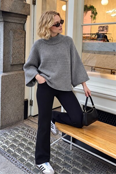 lamea Women's Gray Stand Collar Bat Sleeve Oversize Knitwear Sweater