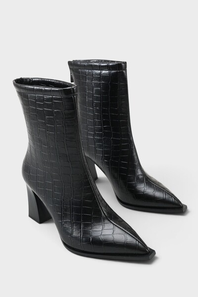 Capone Outfitters Lizzie Pointed Toe Thick Heeled Women's Stylish Boots with ...