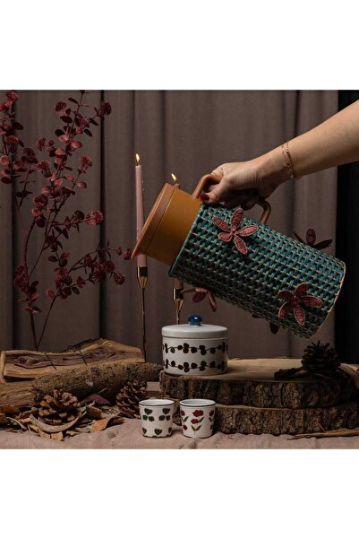 Blends Tea and Coffee Flask Brown with Rattan Holder from Deliona