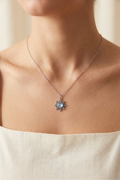 Okapi Stone Detailed Sun Figured Necklace