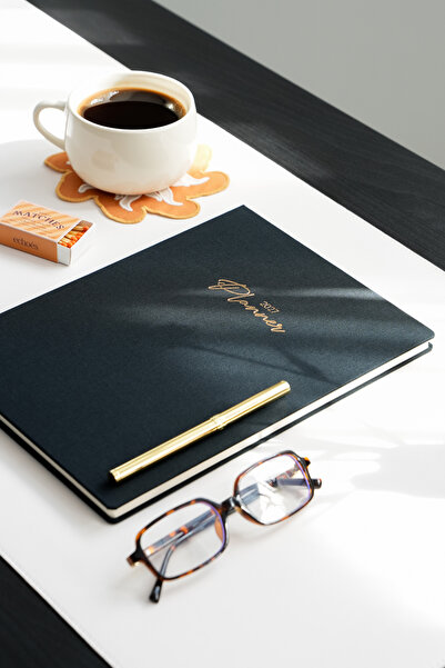 Matt Notebook 2027 Yılı 20x27 cm Keten Haftalık Planlayıcı Ajanda Siyah