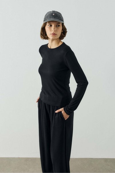 Molene Siyah Bisiklet Yaka Uzun Kollu Kadın Basic Body