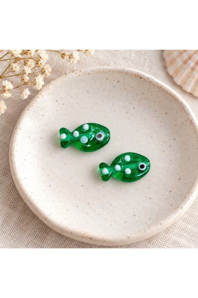 ADAMODART Handmade Murano Glass Spotted Green Fish Beads (2 Pieces)