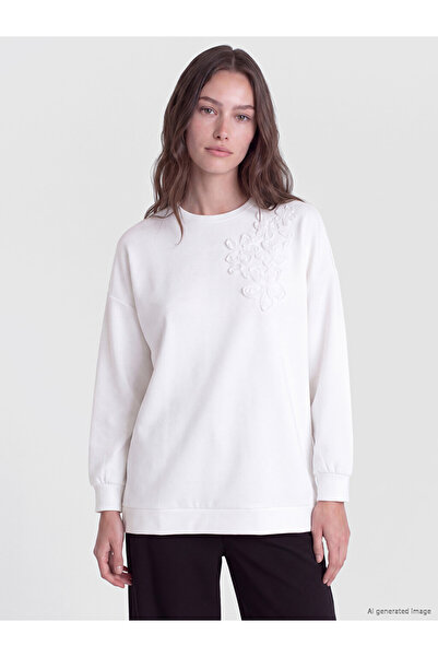 LC Waikiki Modestembroidered Soft Touch Women's Sweatshirt Tunic