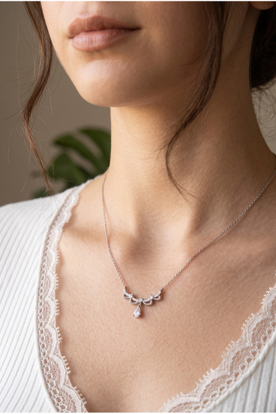 Homies Silver Color Princess Model Women's Necklace