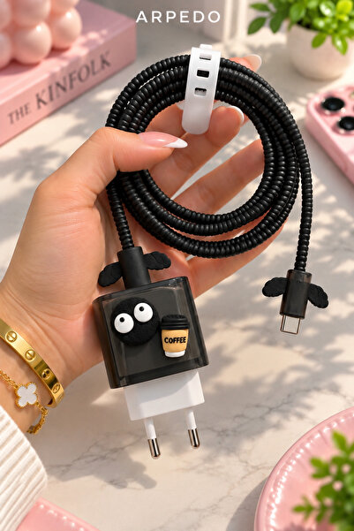 ARPEDO 18W/20W USB-C Uyumlu Figürlü Şarj Adaptör Kılıfı ve Spiral Kablo Koruy...