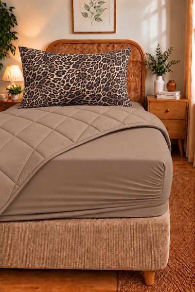 Miyu Veloura Luxe Single Sleeping Set |   100% Cotton Quilted Comforter, Elastic Fitted Sheet and Pillowcase