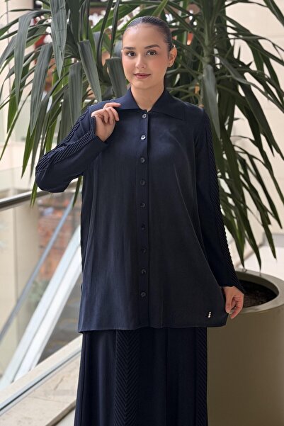 MISS DALIDA Missdalida Classic Shirt with Fish Back Detail