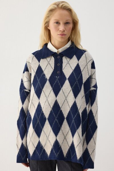Touché Privé Buttoned Knitwear Sweater