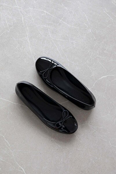 STRASWANS Lily Women's Bow Detail Patent Leather Ballerinas Black