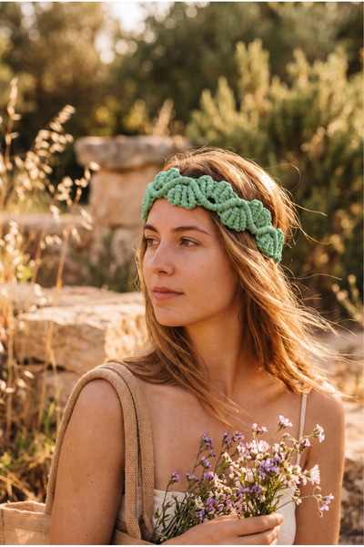 Yeşil El Yapımı Makrome Saç Bandı ve Bandana – Kadın Örgü Saç Tacı