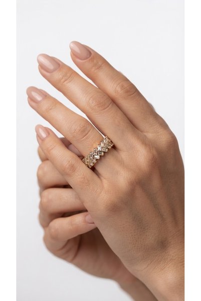 Âlâ Atelier خاتم متعرج مرصع بحجر الزركون