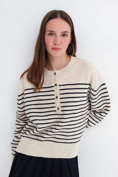 Addax Buttoned Striped Knit Sweater K3544