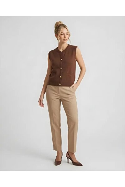 KAROL Crew Neck Buttoned Knitwear Vest