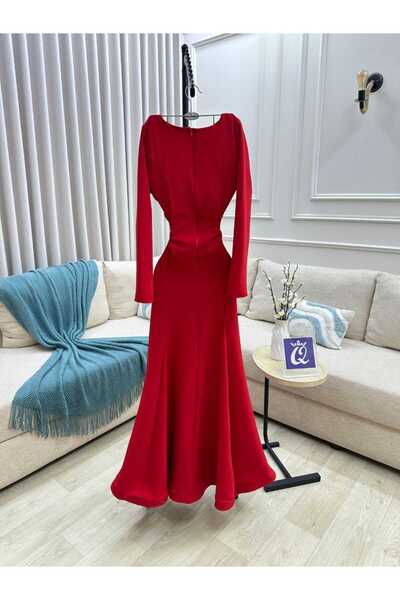 tsuwahen *Luxurious Red Gown with a Design That Captivates the Eye ❤️ ✨ *\