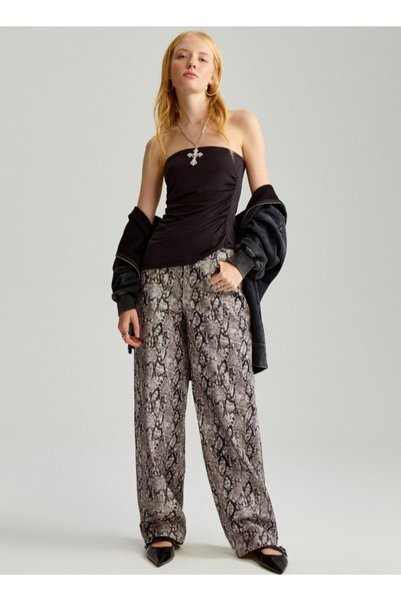 House Pantaloni largi cu imprimeu de șarpe