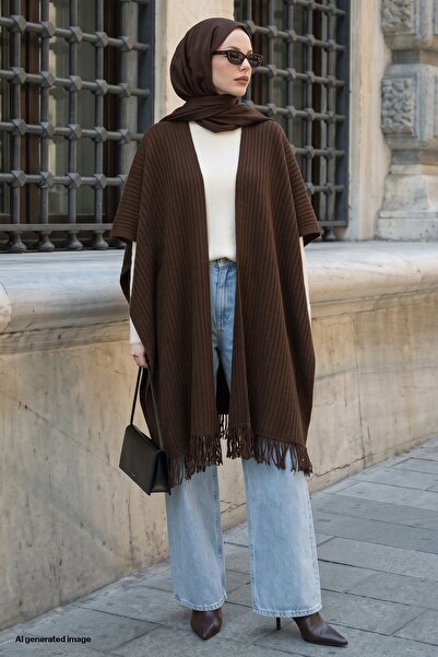 InStyle Σάλι ώμου από πλεκτό ύφασμα σε θυμαρίσιο καφέ με φούντες