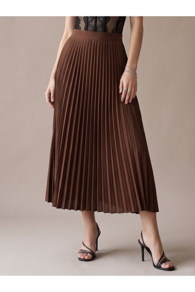 Outzidr By Styli Brown Flowy Pleated Midi Skirt