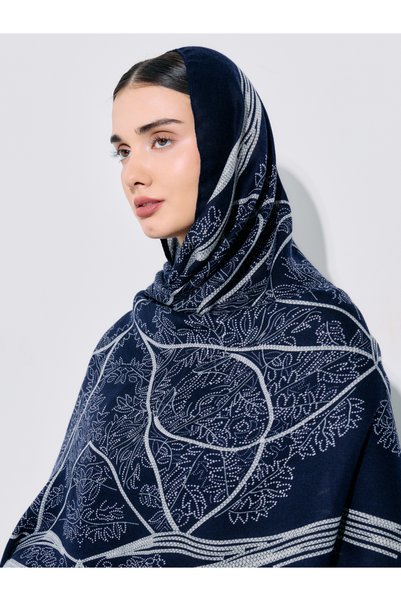 Amirah By Styli حجاب مطبوع بالكامل باللون الأزرق البحري مقاس 85×180 سم