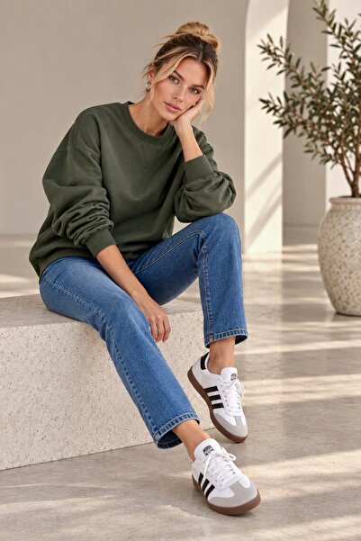 bb butik basic Γυναικείο λεπτό φούτερ με 2 κλωστές Basic, με λαιμόκοψη, άνετη...