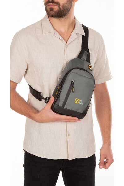 LOOP DESIGN Unisex Adjustable Strap Bag, Free Bag, Unisex Crossbody Sling 4-Compartment Chest and Waist Bag