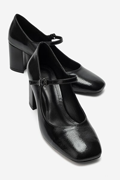 LuviShoes NICHO Siyah Kırışık Rugan Kadın Kalın Topuklu Ayakkabı