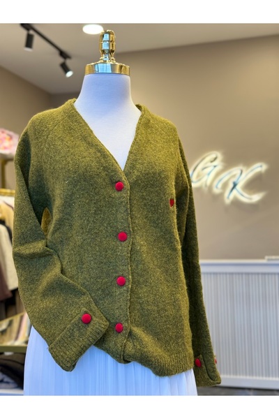 Gizem Karademir Boutique Kalp Detaylı Yumoş Hırka