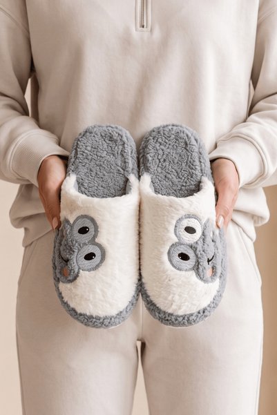 Beyond Kadın Gri Kurbağa İşlemeli Peluş Kışlık Ev Terliği 3 Cm BYNDKUR01