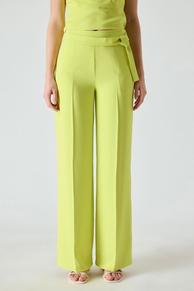 FEVER Gold toka detaylı dökümlü pantolon