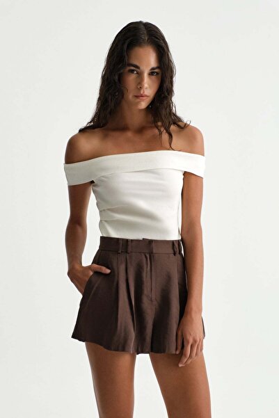 Açelya Okcu Premium Rovena Double Pleated Detailed Mini Woven Shorts