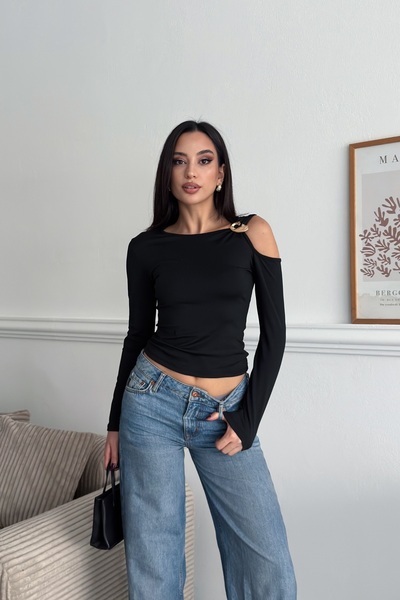 REELMODA Women's Black Shoulder-Cut Blazer with Buckle Detail