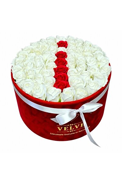 velve Aranjament floral litera cu 55 trandafiri de sapun in cutie rotunda cat...