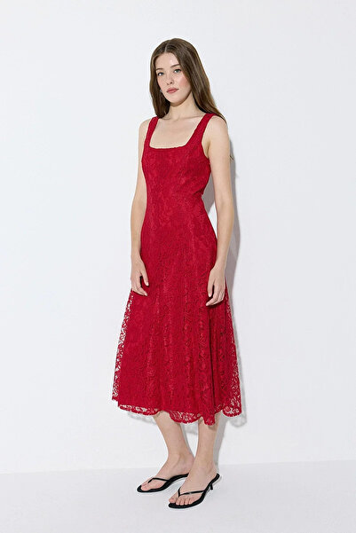 Gusto Square Neck Long Lace Evening Dress - Red