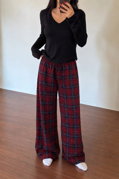 Eka Women's Red Plaid Pattern Relaxed Cut Trousers 4073