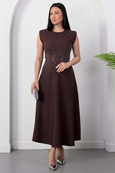 PULLIMM Crew Neck Dress with Stone on the Chest Grs4168