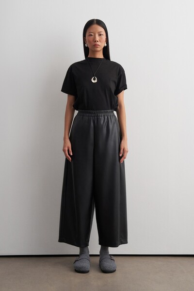 KADRİYE BAŞTÜRK Barrel Leather Trousers Black