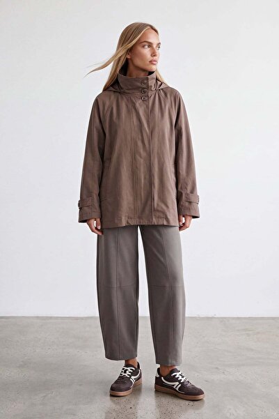Trend Alaçatı Stili Kadın Kahverengi Kapişonlu Gizli Patlı Oversize Trençkot Alc-X15637